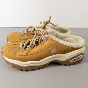 Skechers Sport Shoes Womens 6 Beige Suede Sherpa Lined Faux Fur Slip On Sneaker